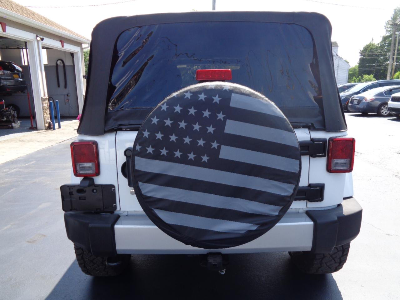 Jeep Wrangler Unlimited 4WD 4dr Sahara 2014