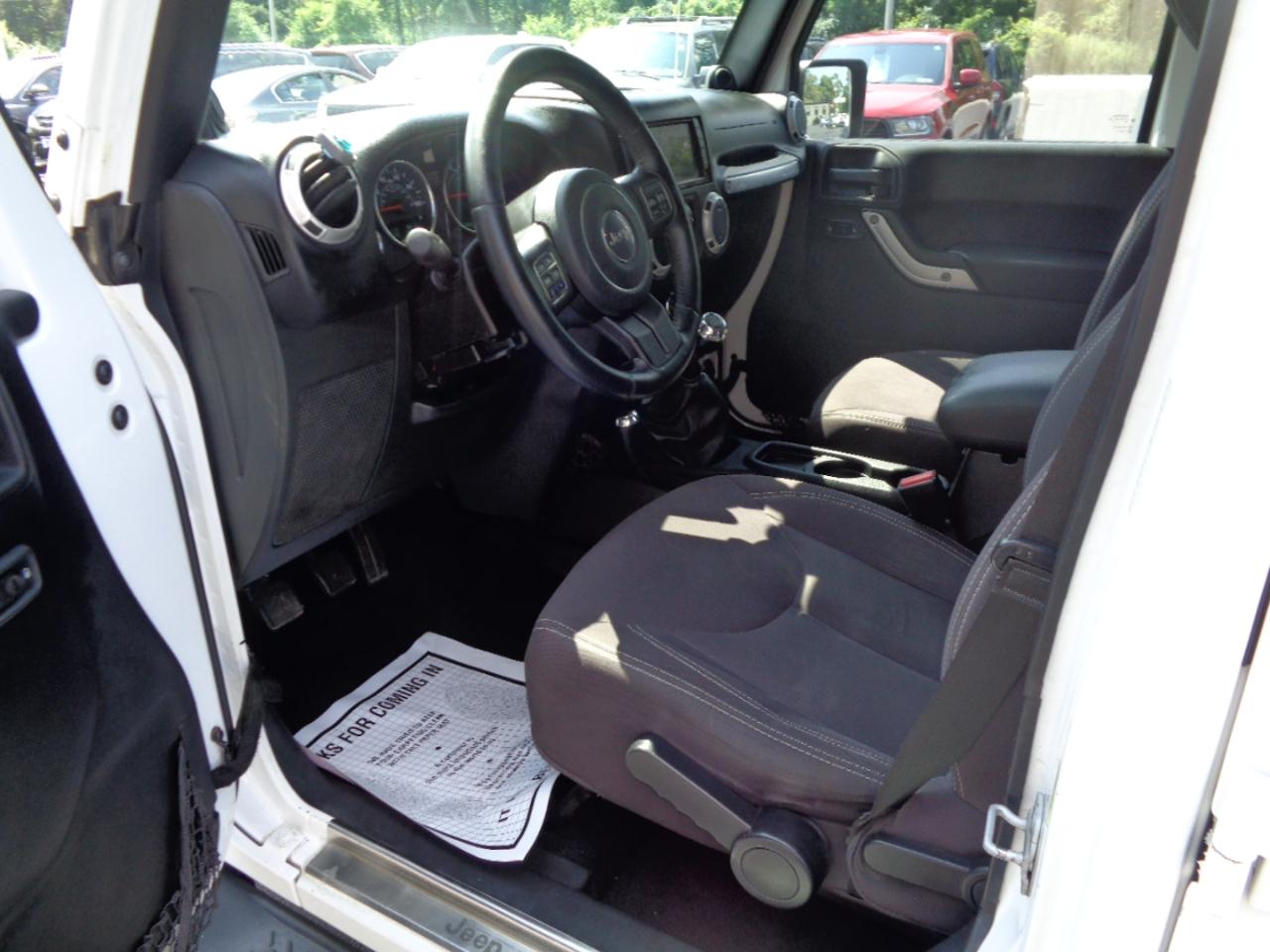 Jeep Wrangler Unlimited 4WD 4dr Sahara 2014