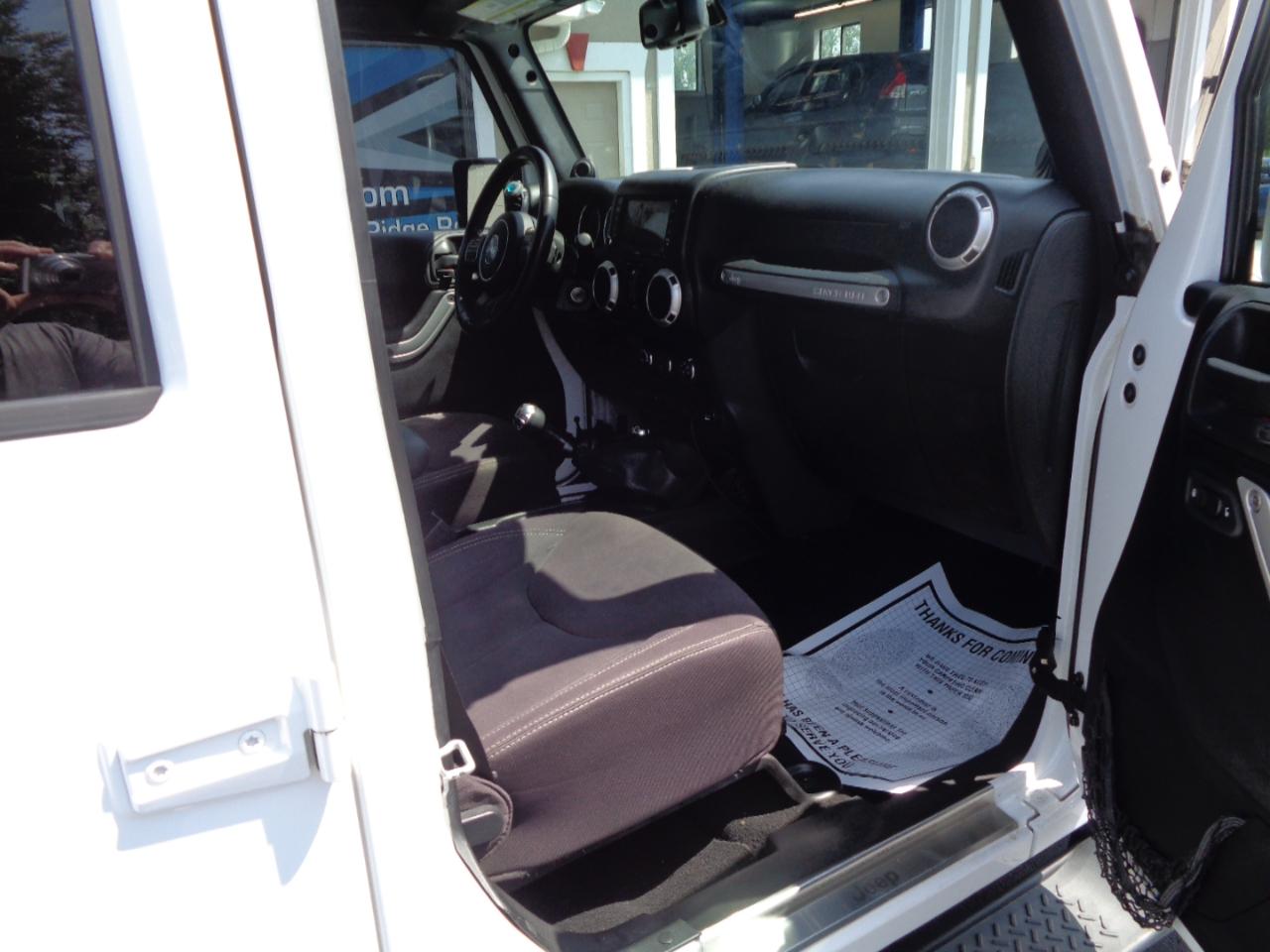 Jeep Wrangler Unlimited 4WD 4dr Sahara 2014
