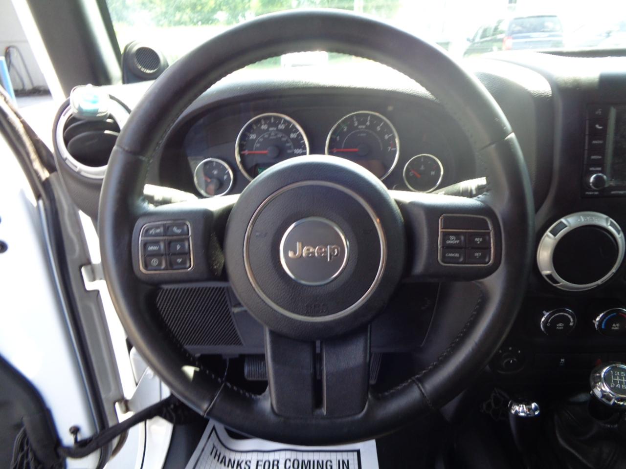 Jeep Wrangler Unlimited 4WD 4dr Sahara 2014