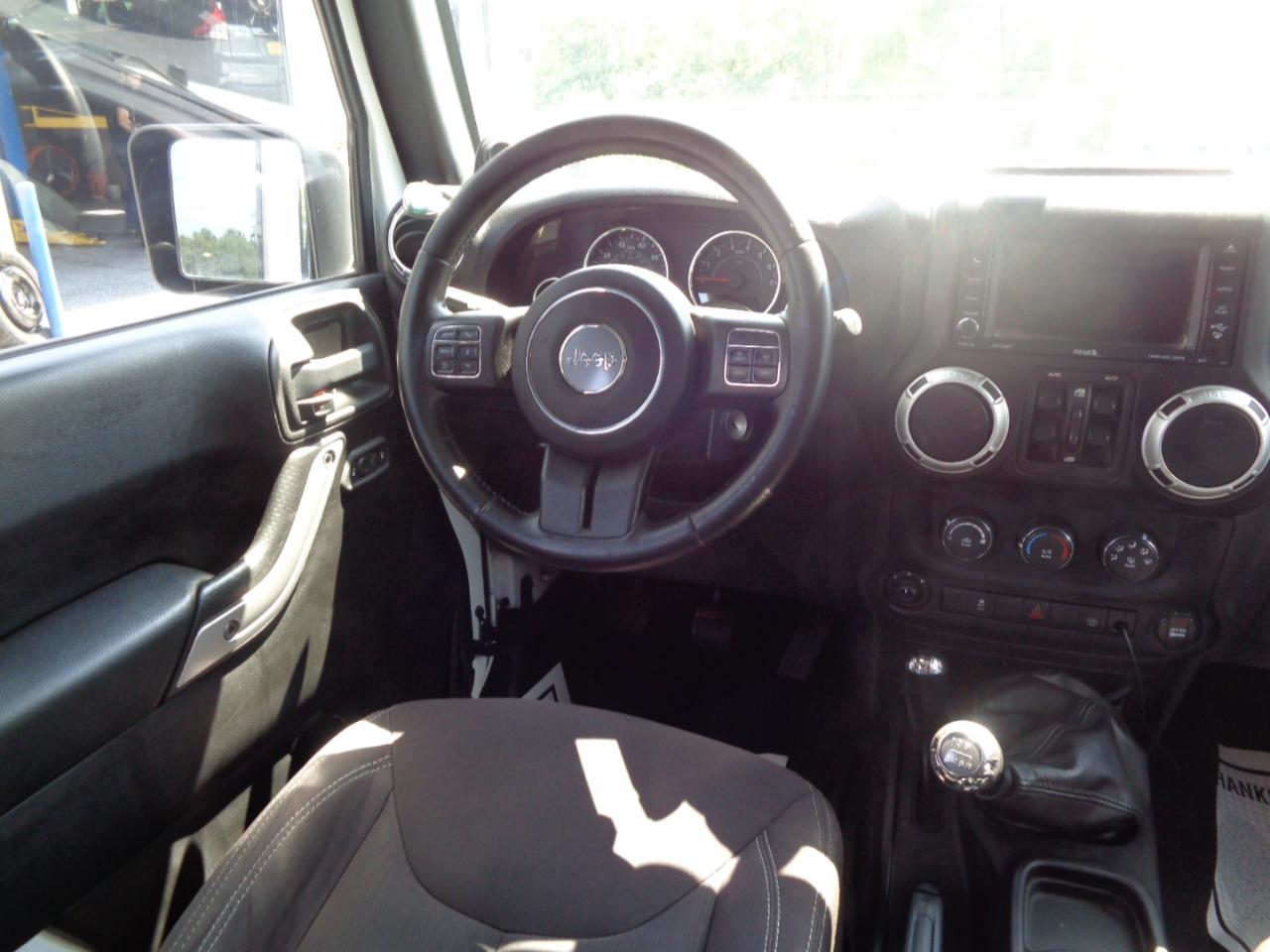 Jeep Wrangler Unlimited 4WD 4dr Sahara 2014