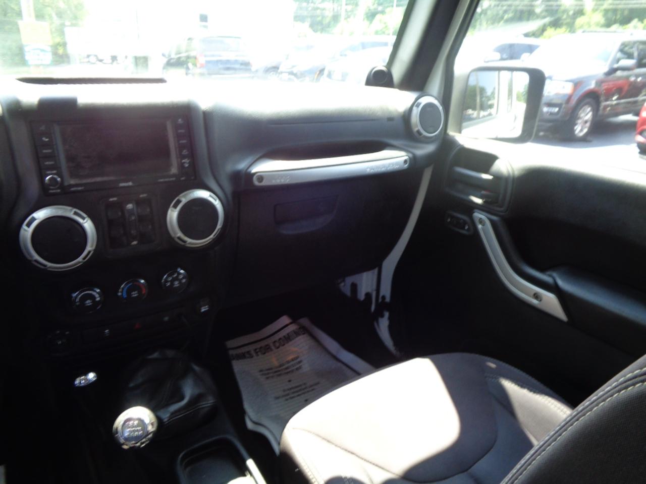 Jeep Wrangler Unlimited 4WD 4dr Sahara 2014