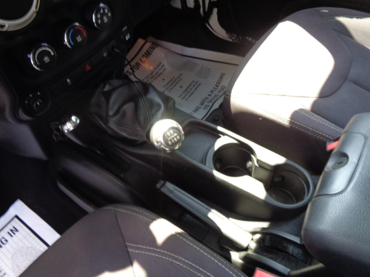 Jeep Wrangler Unlimited 4WD 4dr Sahara 2014