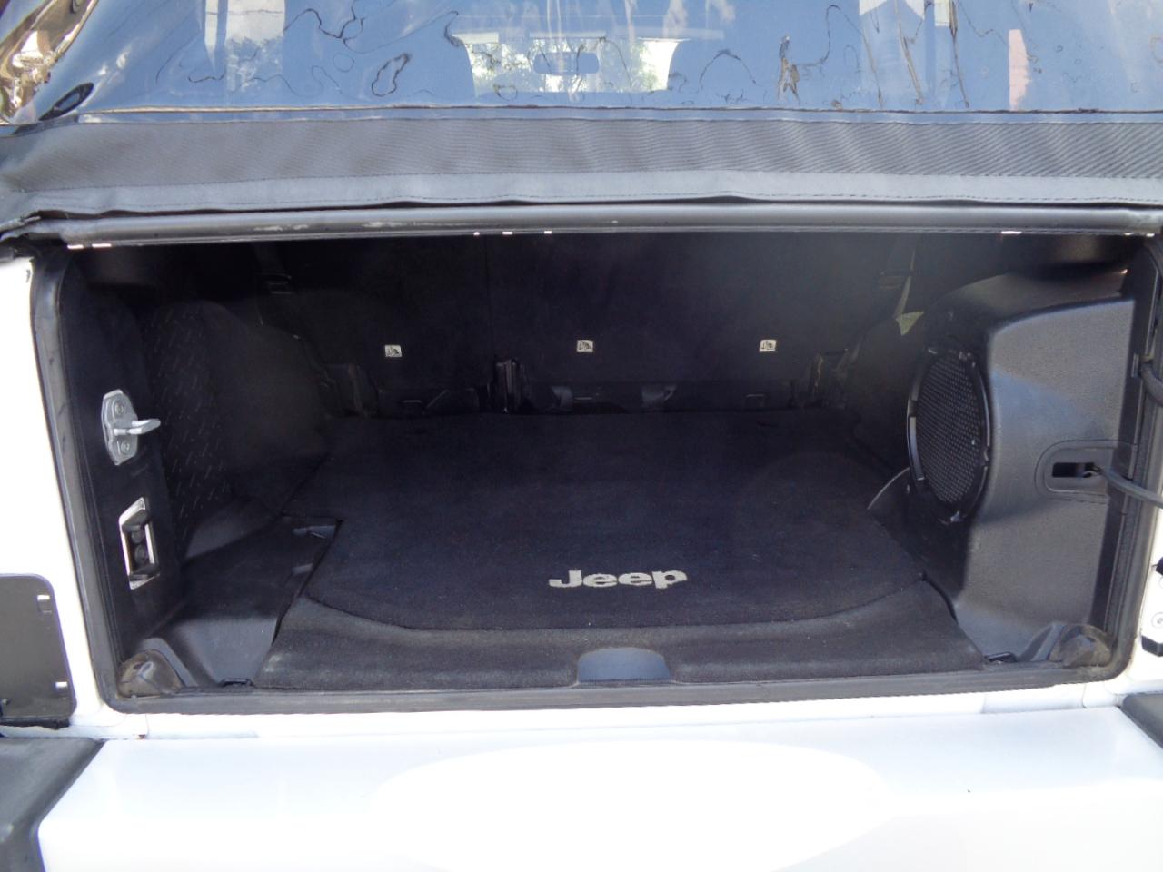 Jeep Wrangler Unlimited 4WD 4dr Sahara 2014
