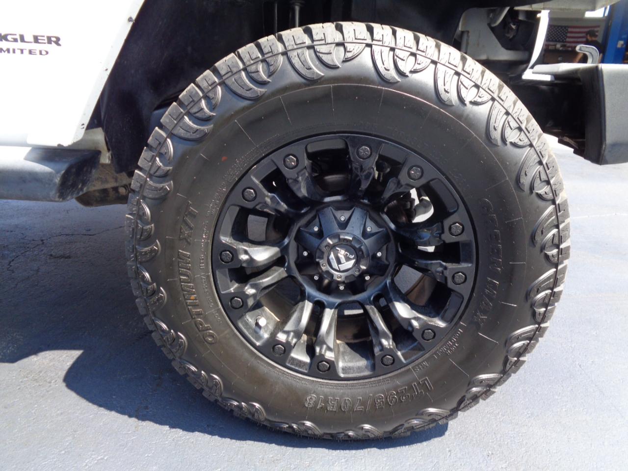 Jeep Wrangler Unlimited 4WD 4dr Sahara 2014