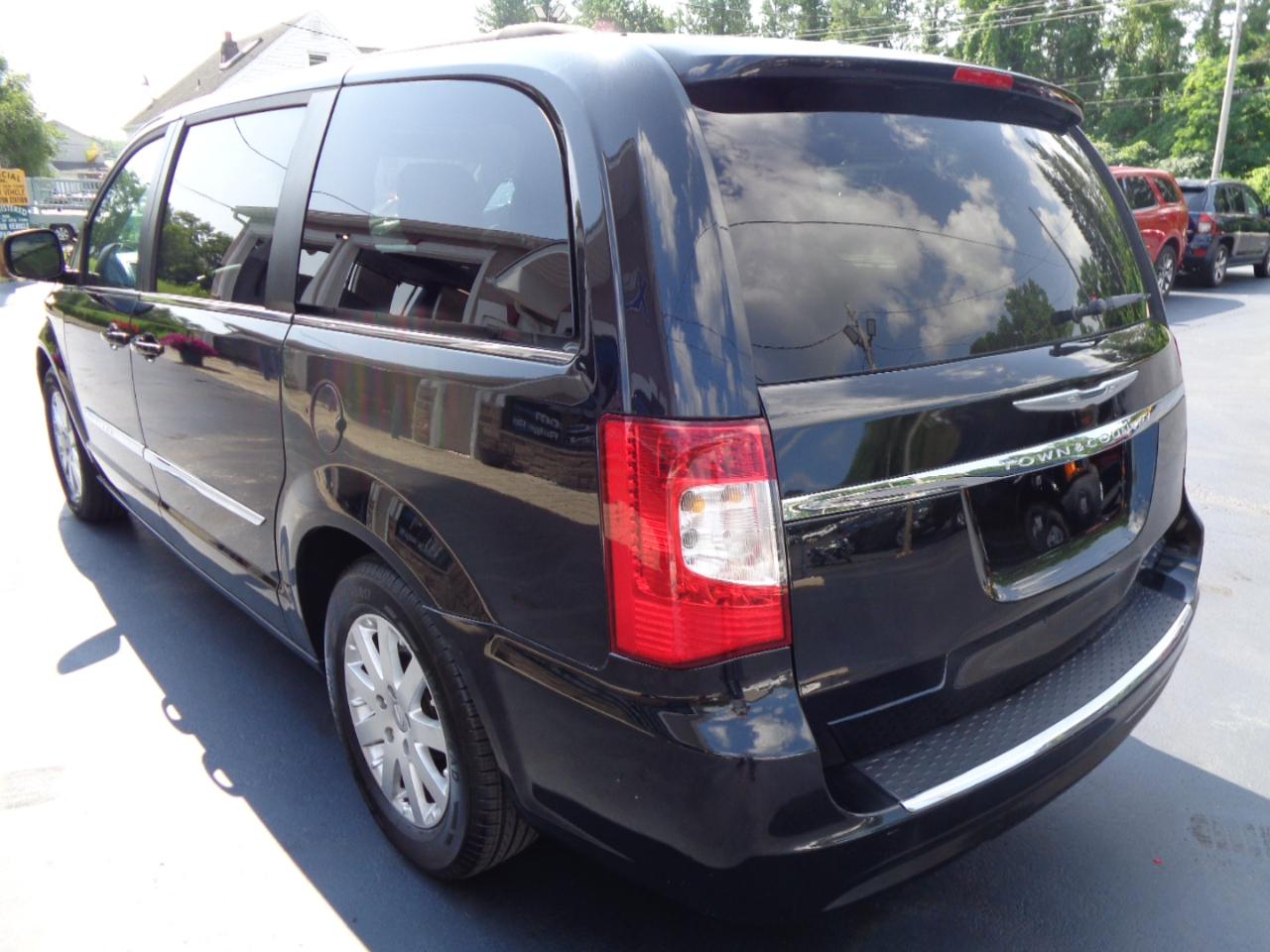 Chrysler Town & Country 4dr Wgn Touring 2014