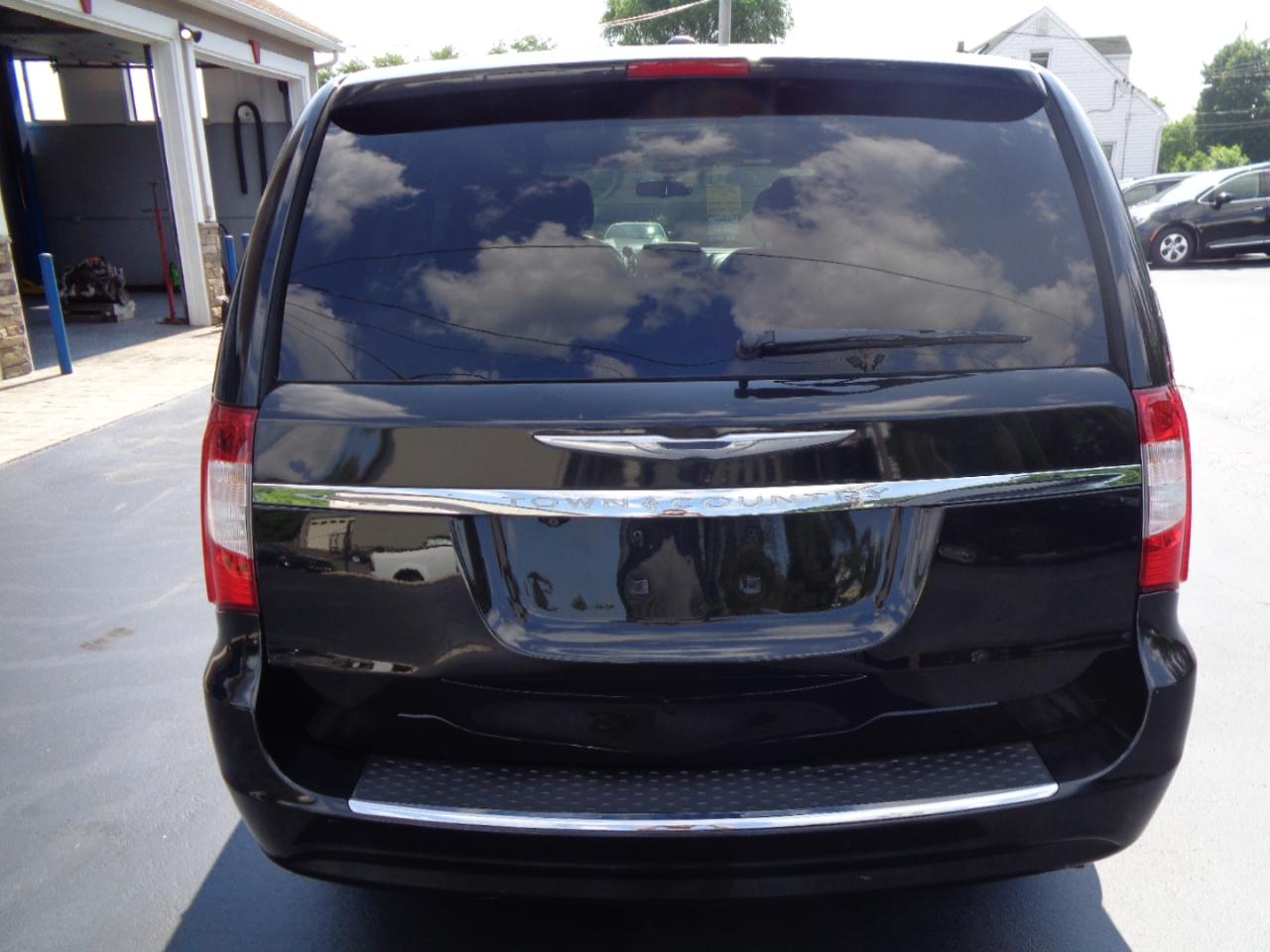 Chrysler Town & Country 4dr Wgn Touring 2014