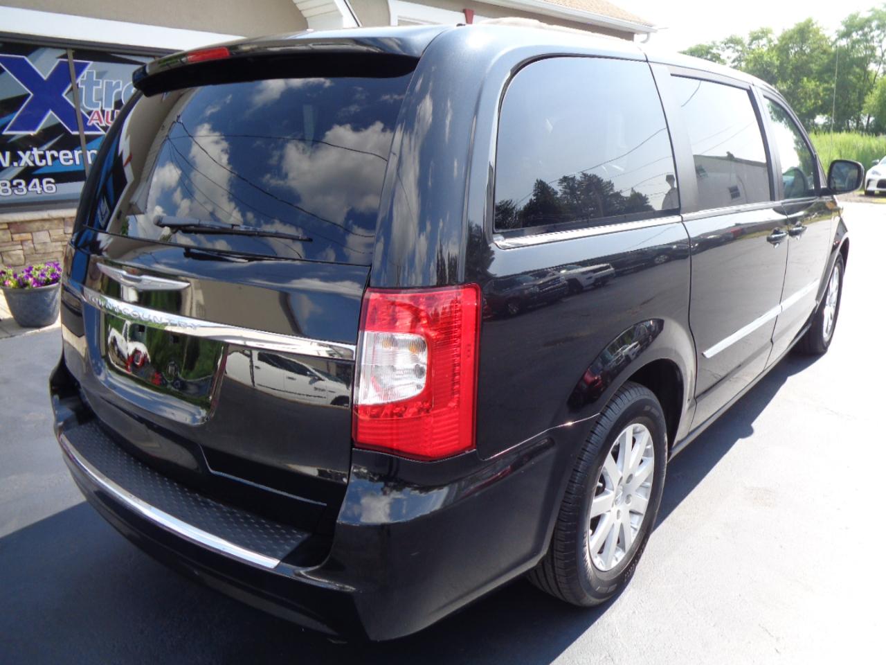 Chrysler Town & Country 4dr Wgn Touring 2014