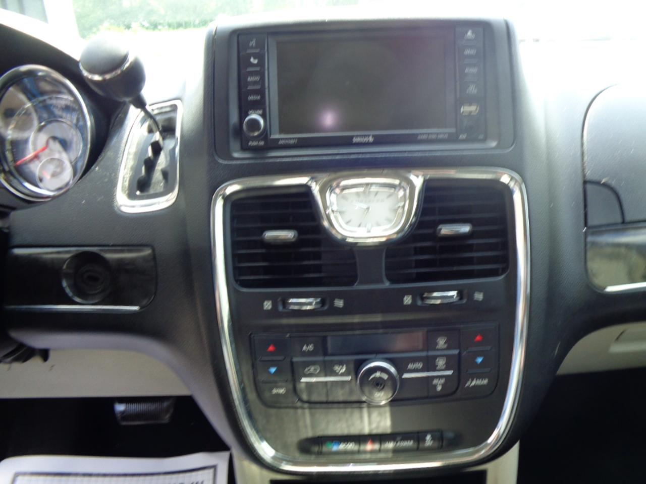 Chrysler Town & Country 4dr Wgn Touring 2014