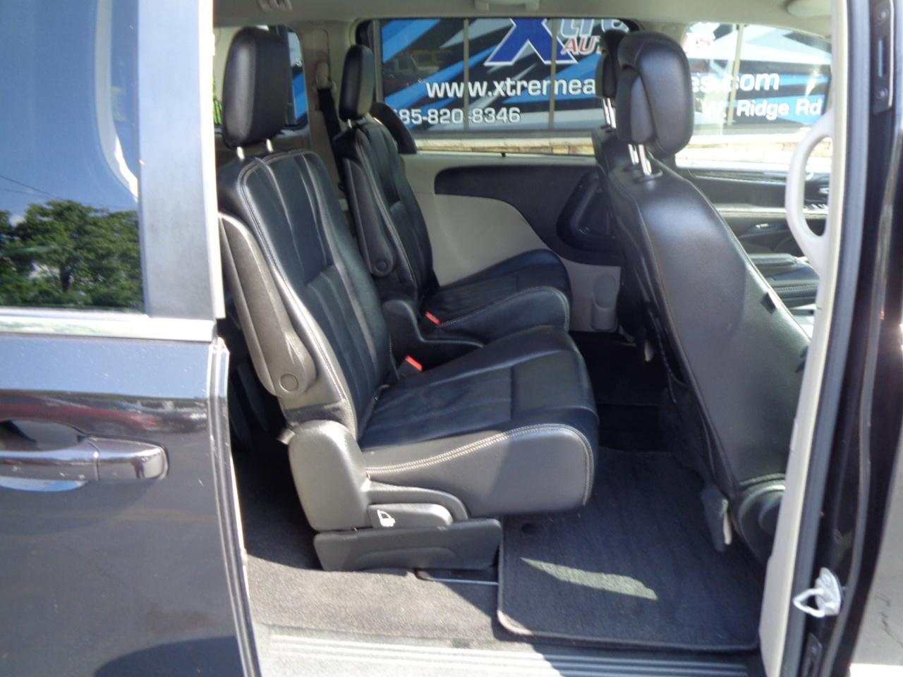 Chrysler Town & Country 4dr Wgn Touring 2014