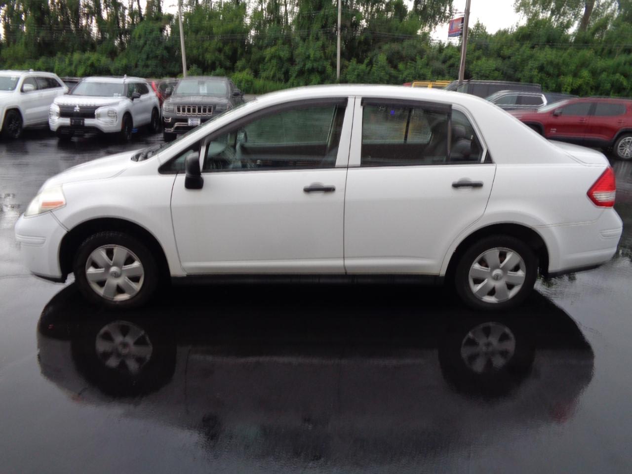 Nissan Versa 4dr Sdn I4 Man 1.6 Base 2009