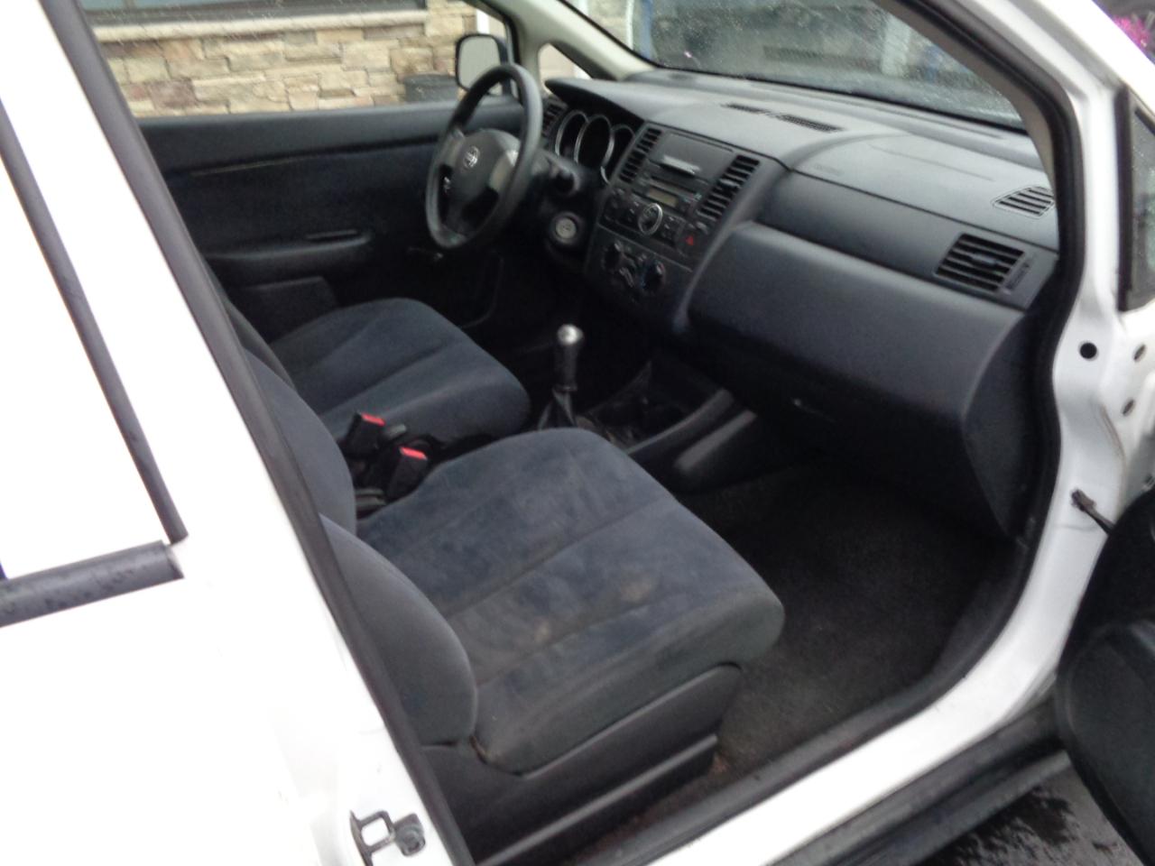 Nissan Versa 4dr Sdn I4 Man 1.6 Base 2009