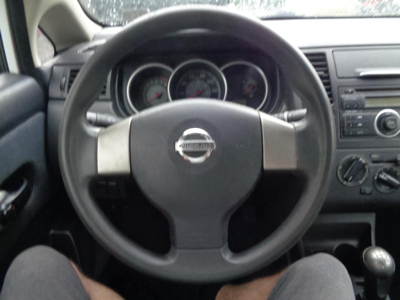 Nissan Versa 4dr Sdn I4 Man 1.6 Base 2009