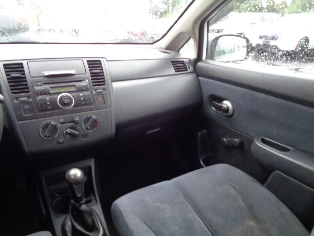 Nissan Versa 4dr Sdn I4 Man 1.6 Base 2009