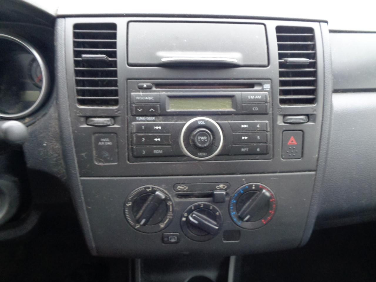 Nissan Versa 4dr Sdn I4 Man 1.6 Base 2009