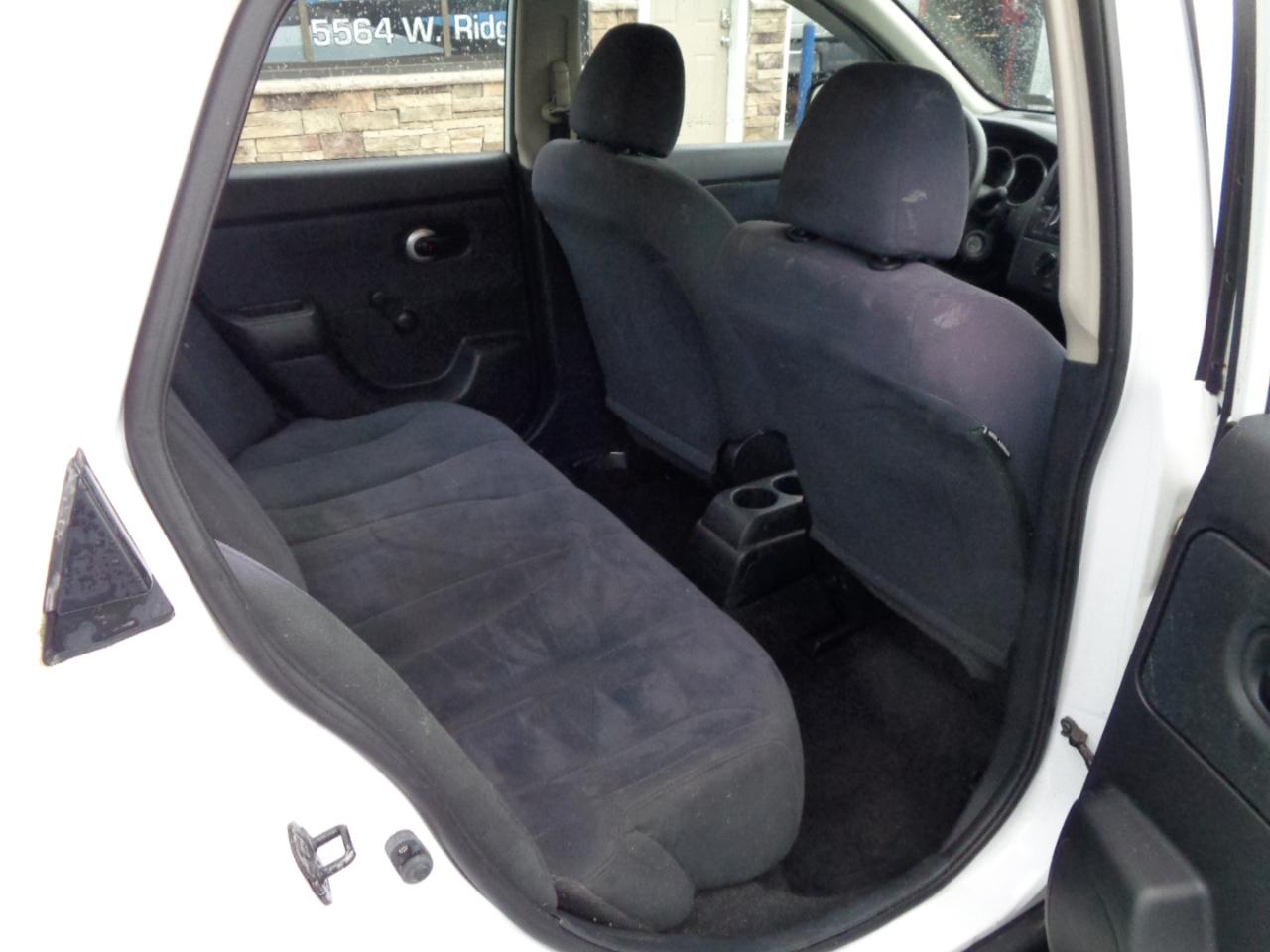 Nissan Versa 4dr Sdn I4 Man 1.6 Base 2009
