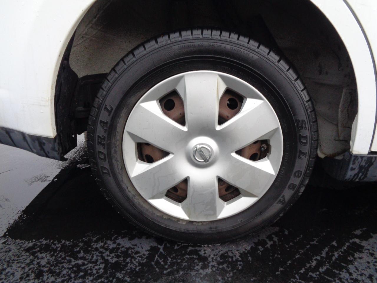 Nissan Versa 4dr Sdn I4 Man 1.6 Base 2009