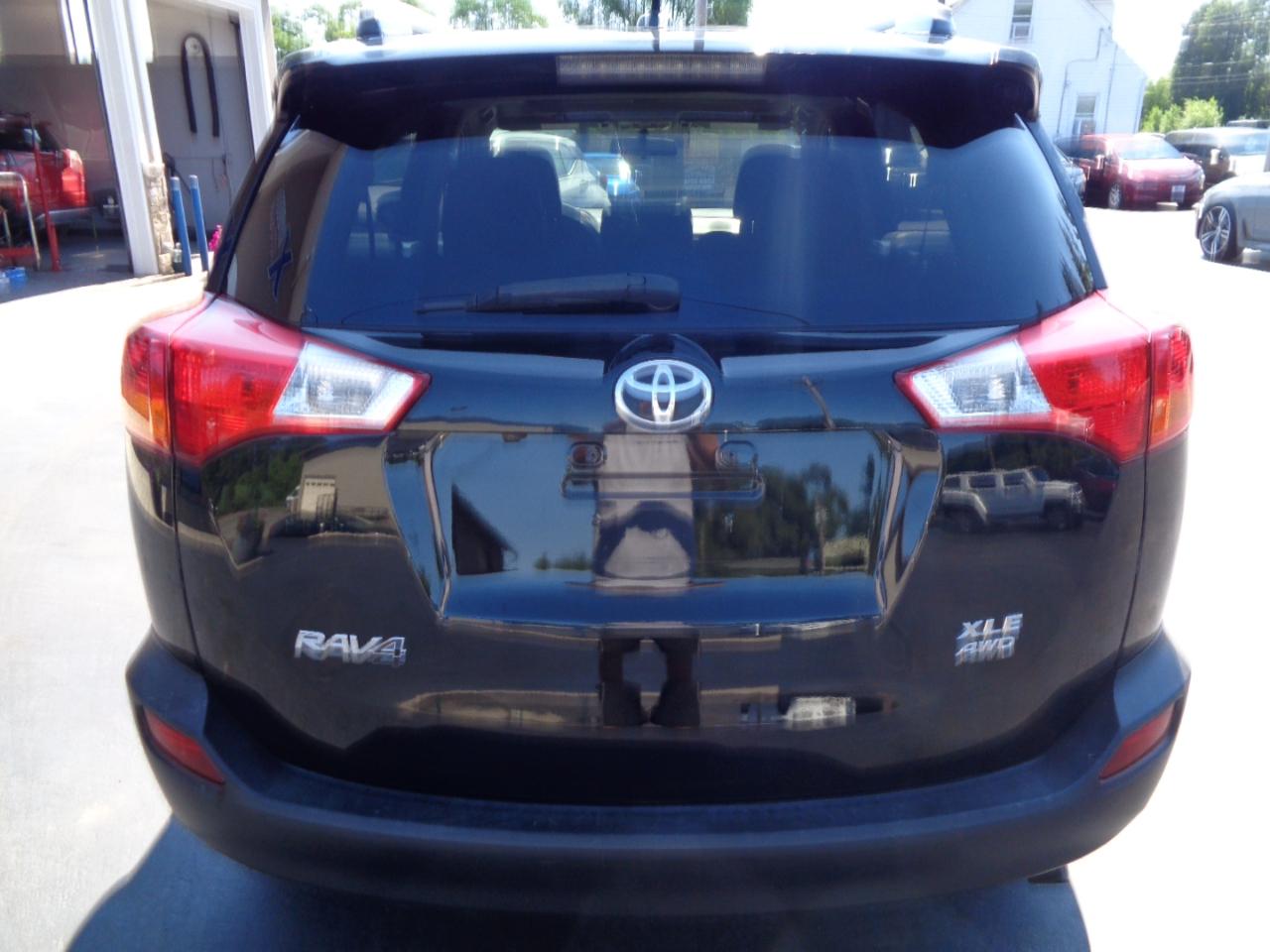 Toyota RAV4 AWD 4dr XLE (Natl) 2015