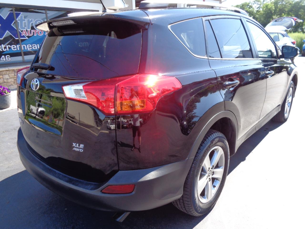 Toyota RAV4 AWD 4dr XLE (Natl) 2015