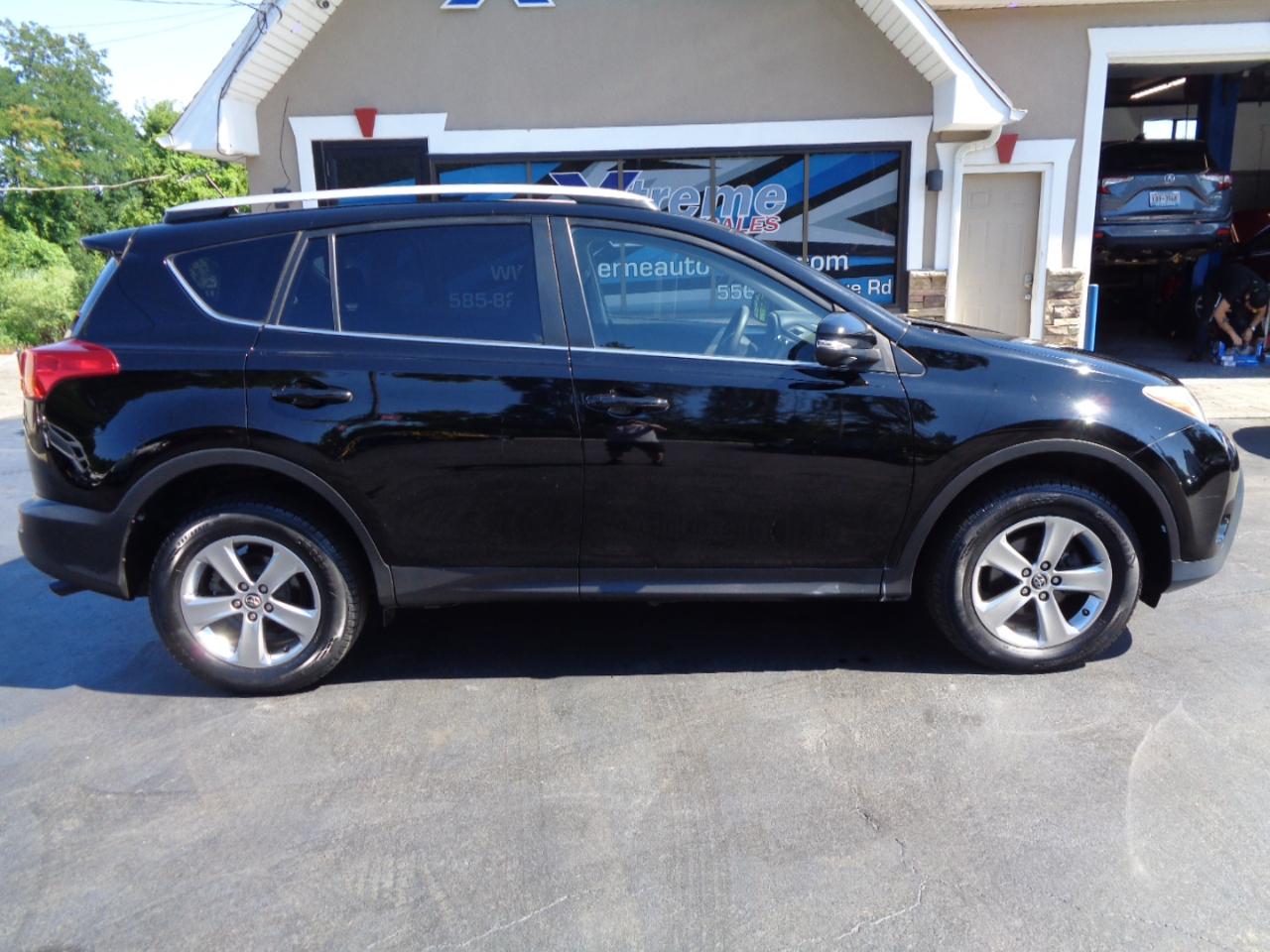 Toyota RAV4 AWD 4dr XLE (Natl) 2015