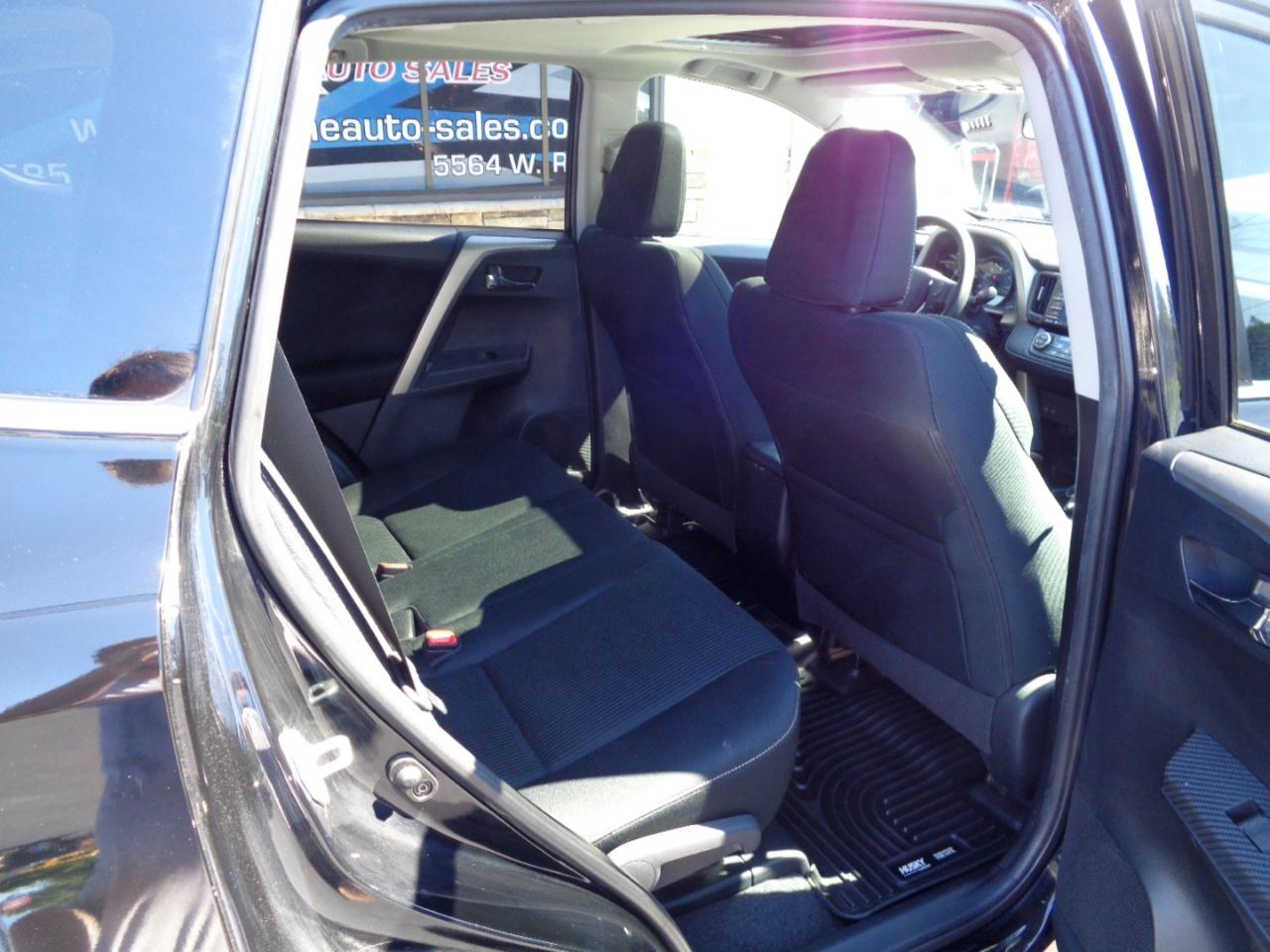 Toyota RAV4 AWD 4dr XLE (Natl) 2015