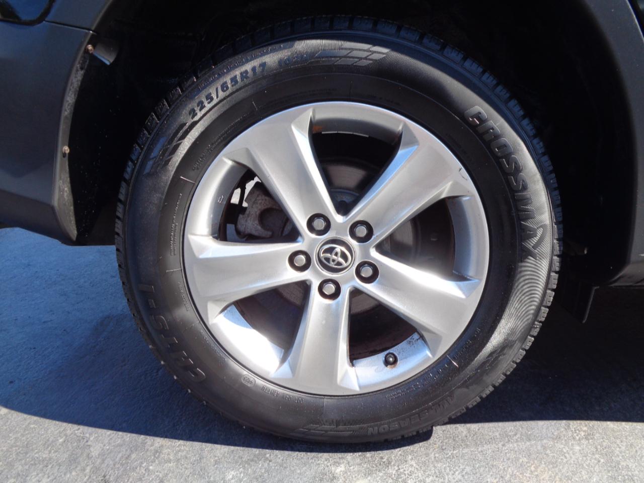 Toyota RAV4 AWD 4dr XLE (Natl) 2015