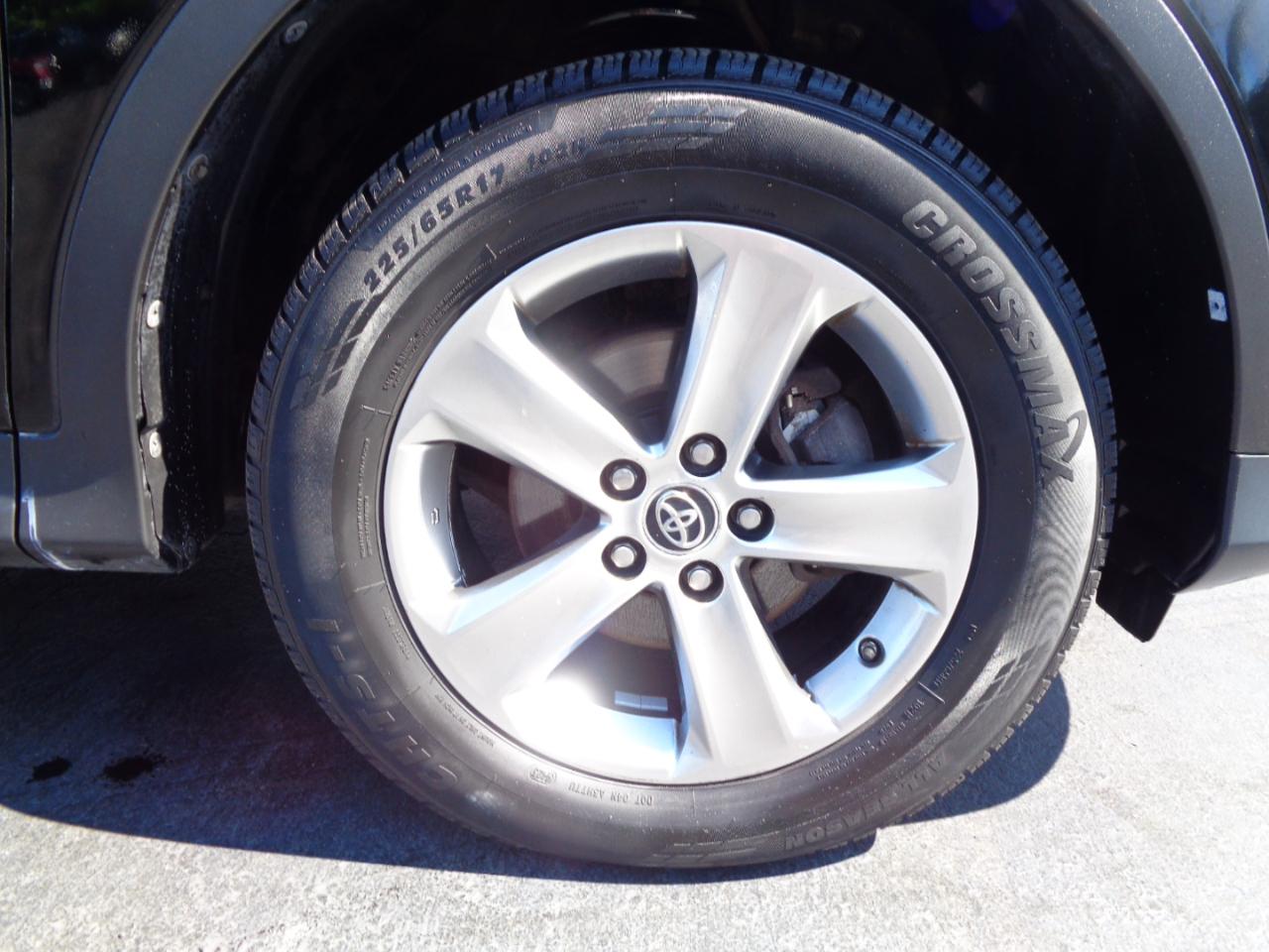 Toyota RAV4 AWD 4dr XLE (Natl) 2015