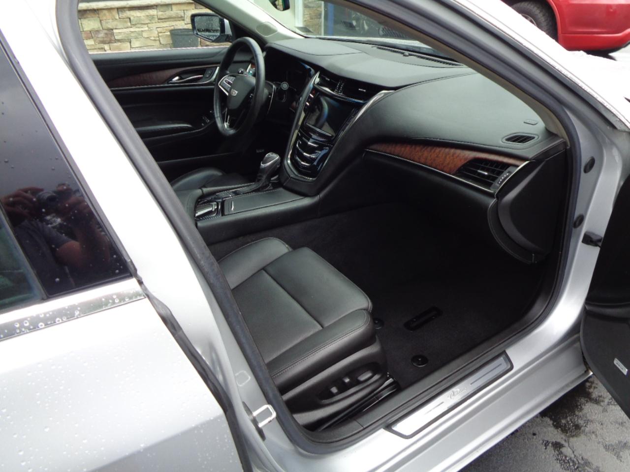 Cadillac CTS Sedan 4dr Sdn 2.0L Turbo Luxury AWD 2017