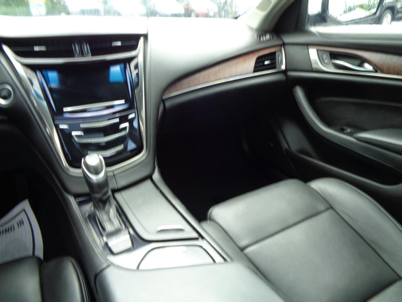 Cadillac CTS Sedan 4dr Sdn 2.0L Turbo Luxury AWD 2017