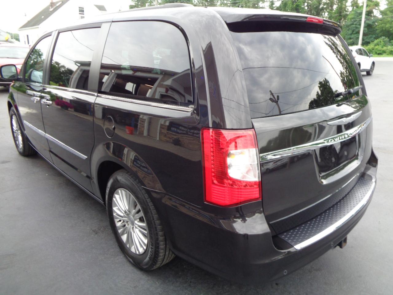 Chrysler Town & Country 4dr Wgn Touring-L 2015
