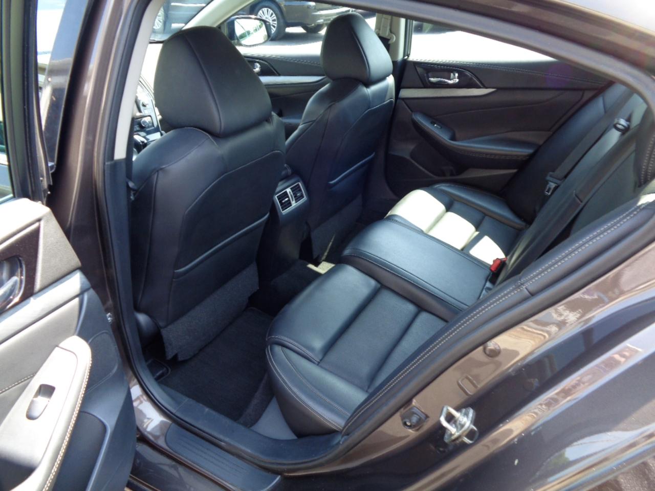 Nissan Maxima SV 3.5L *Ltd Avail* 2017