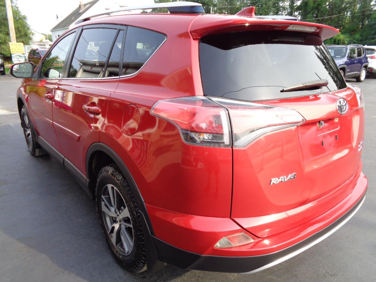 Toyota RAV4 AWD 4dr XLE (Natl) 2016