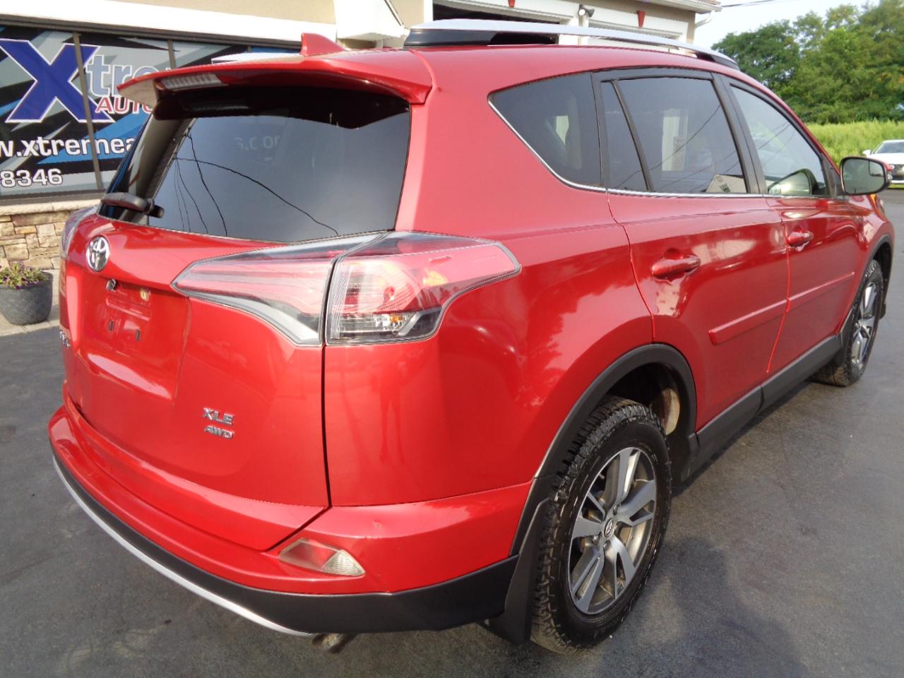 Toyota RAV4 AWD 4dr XLE (Natl) 2016