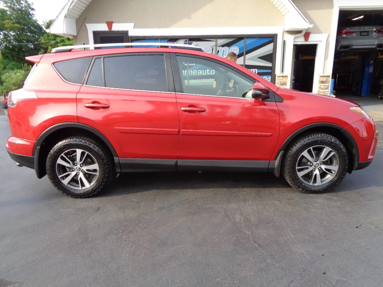 Toyota RAV4 AWD 4dr XLE (Natl) 2016