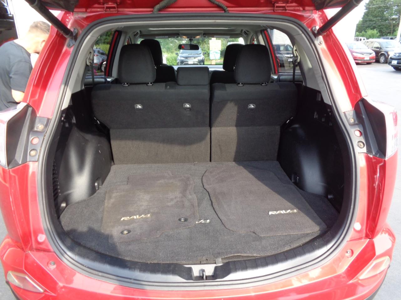 Toyota RAV4 AWD 4dr XLE (Natl) 2016