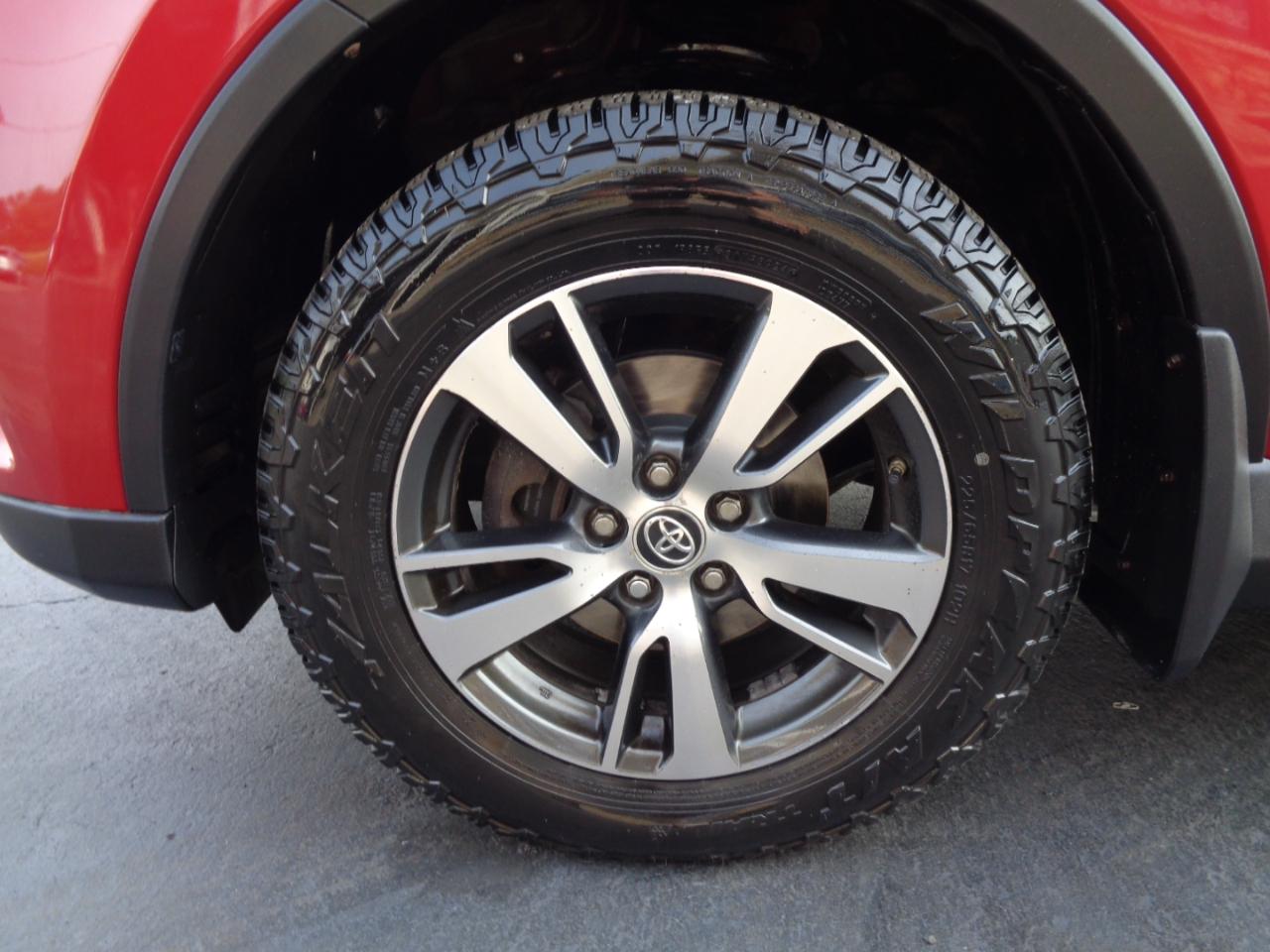 Toyota RAV4 AWD 4dr XLE (Natl) 2016