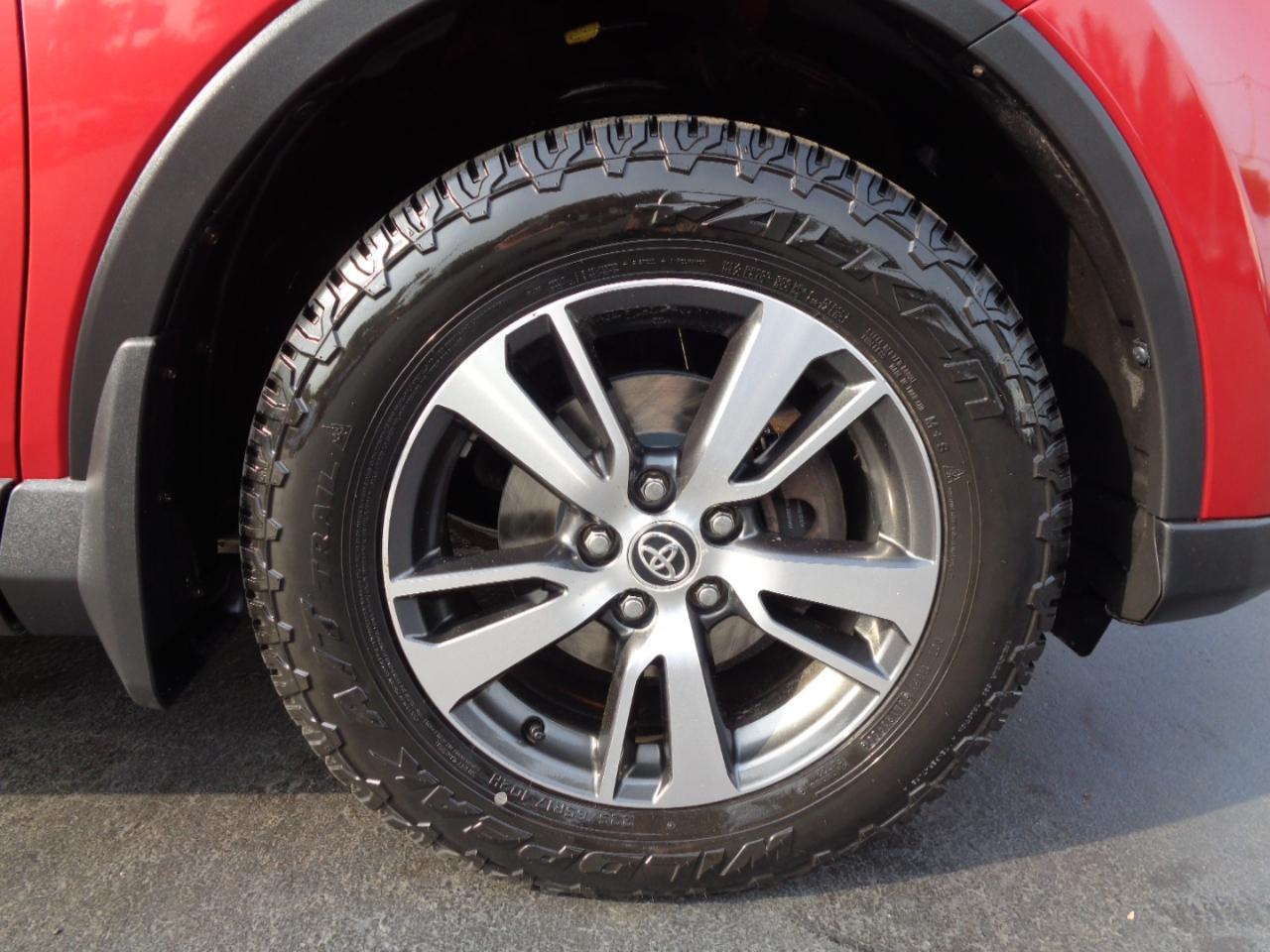 Toyota RAV4 AWD 4dr XLE (Natl) 2016