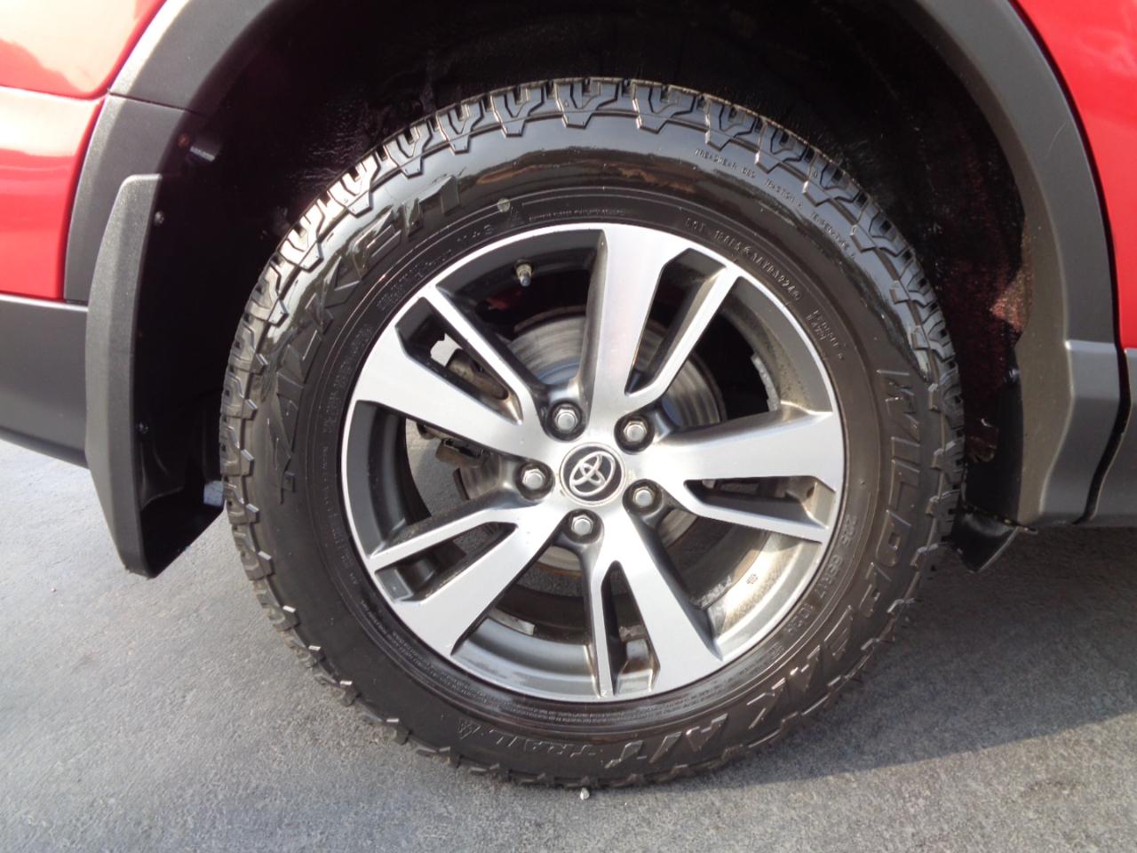 Toyota RAV4 AWD 4dr XLE (Natl) 2016