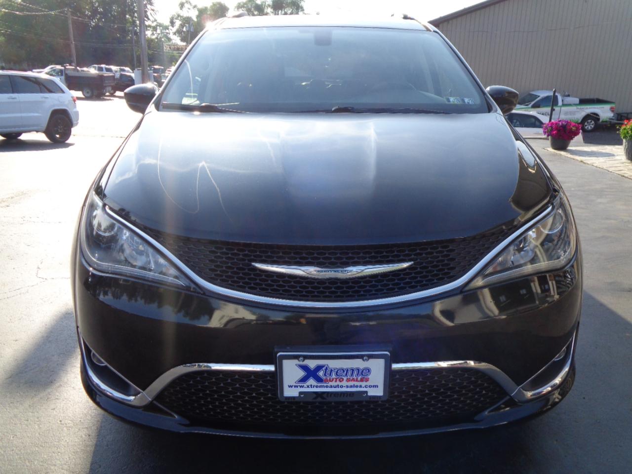 Chrysler Pacifica Touring-L Plus FWD 2017