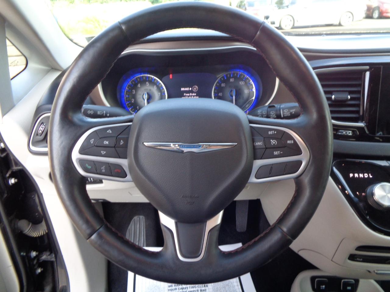 Chrysler Pacifica Touring-L Plus FWD 2017