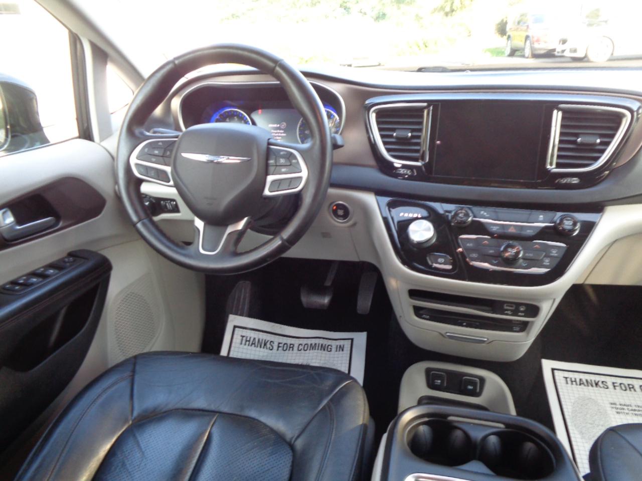 Chrysler Pacifica Touring-L Plus FWD 2017