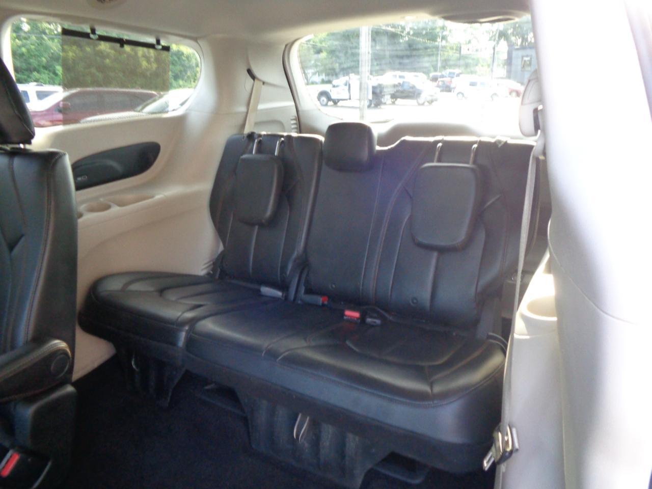 Chrysler Pacifica Touring-L Plus FWD 2017