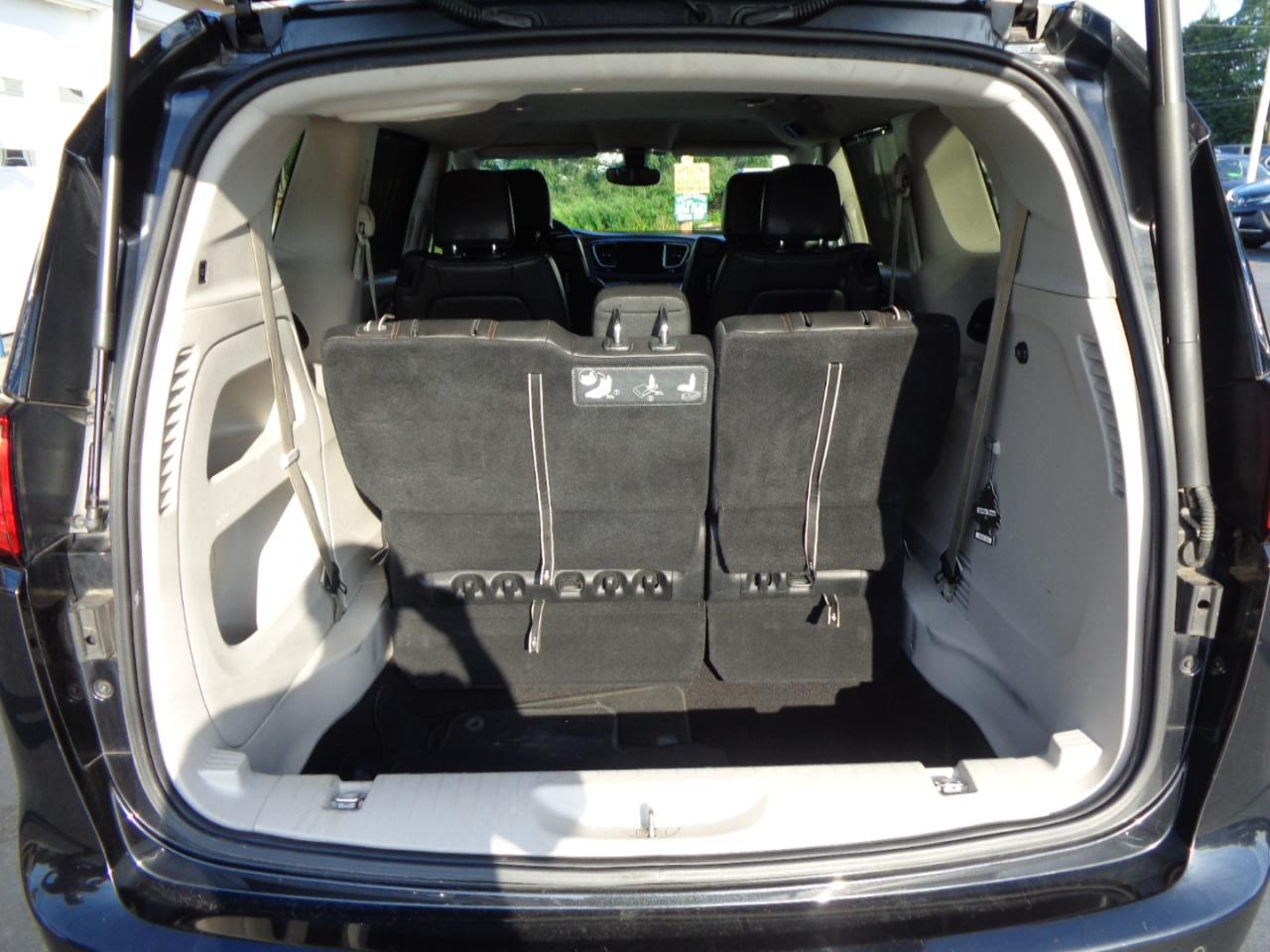 Chrysler Pacifica Touring-L Plus FWD 2017