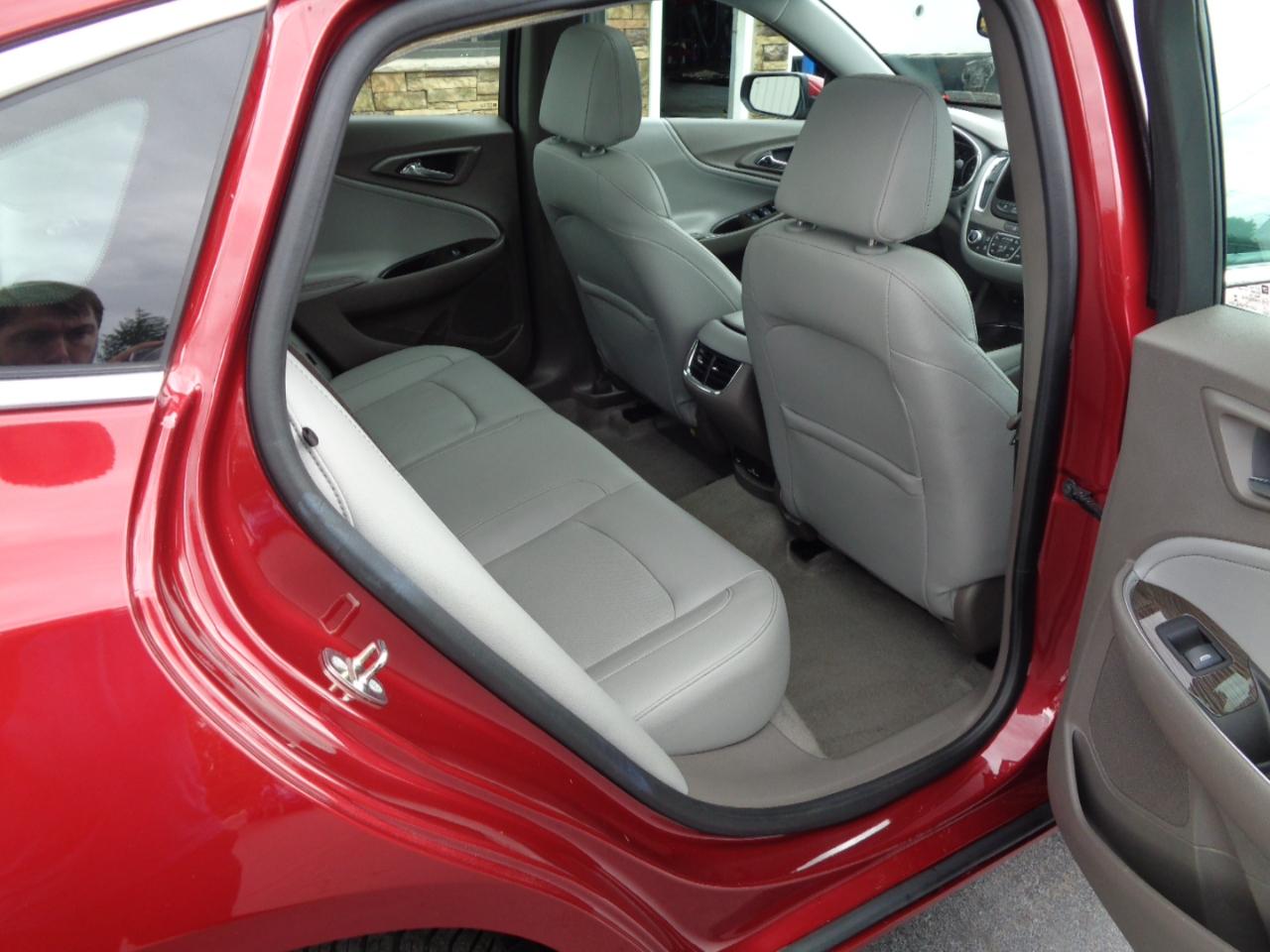 Chevrolet Malibu 4dr Sdn Premier w/2LZ 2017