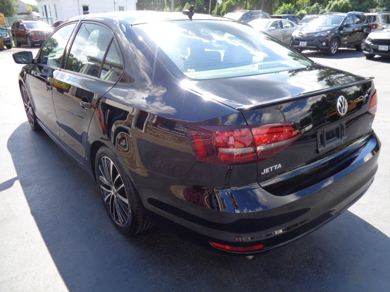 Volkswagen Jetta Sedan 4dr Auto 1.8T Sport PZEV 2016
