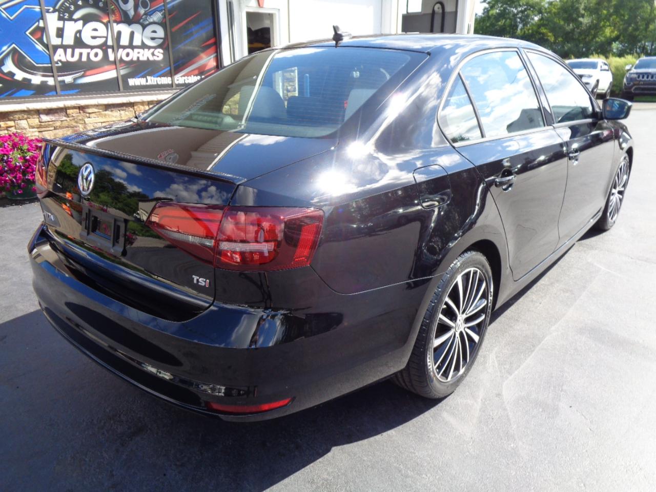 Volkswagen Jetta Sedan 4dr Auto 1.8T Sport PZEV 2016