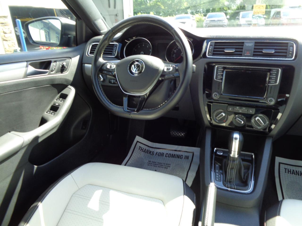 Volkswagen Jetta Sedan 4dr Auto 1.8T Sport PZEV 2016