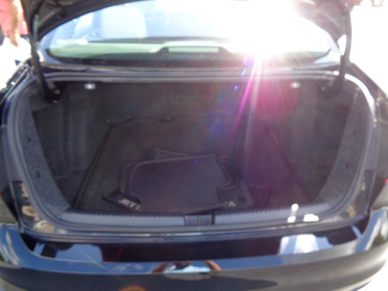 Volkswagen Jetta Sedan 4dr Auto 1.8T Sport PZEV 2016