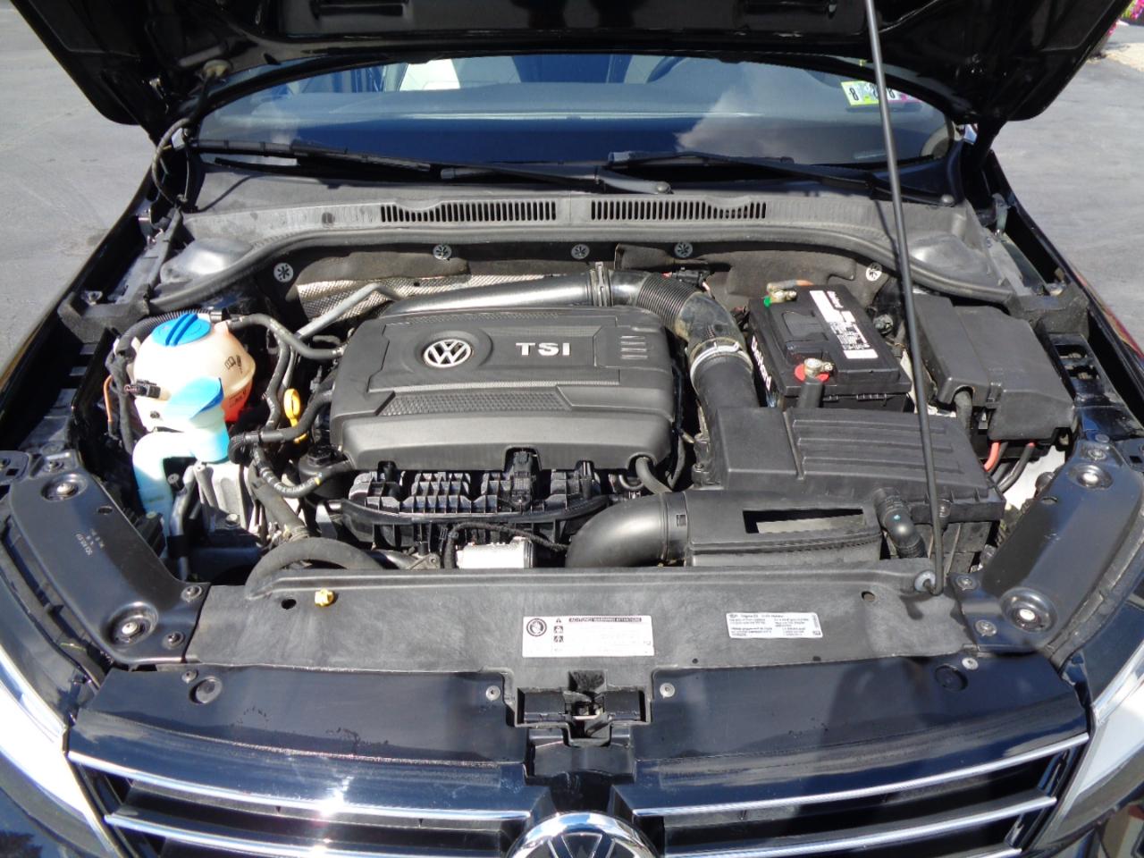 Volkswagen Jetta Sedan 4dr Auto 1.8T Sport PZEV 2016