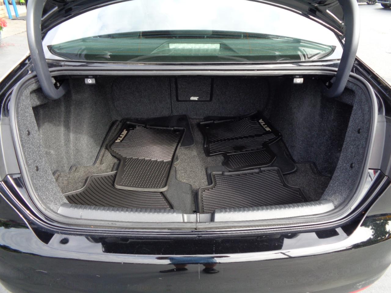 Volkswagen Jetta Sedan 4dr Auto SE 2013